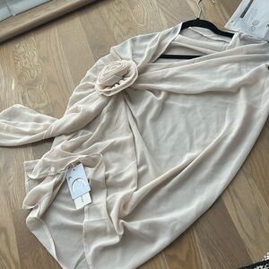 NWT off shoulder COMMENSE top